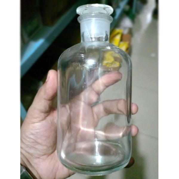 500 ml Glass Reagent Bottle with Stopper Live Photo 500 ml Glass Reagent Bottle with Stopper Live Photo