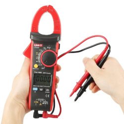 UNI-T Digital Clamp Meter 600A UT216C