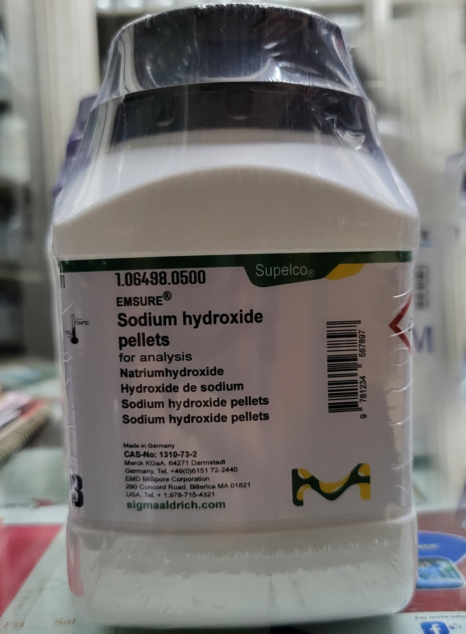 Sodium hydroxide Pellets 500gm for Research and Analysis